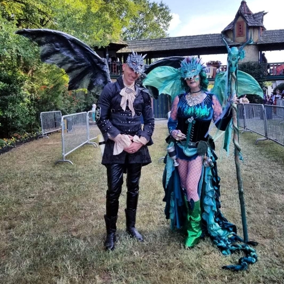 MEET YOUR POSHER!! 💚🖤🎃🖤💚 - Picture 11 of 12